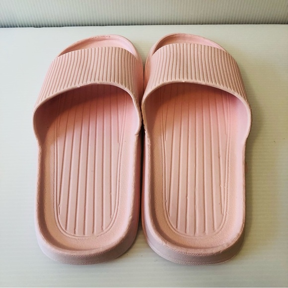 Women's Size 8 Pale Blush Pink Slide Flat Slippers Comfy Water Shoes - Picture 4 of 6